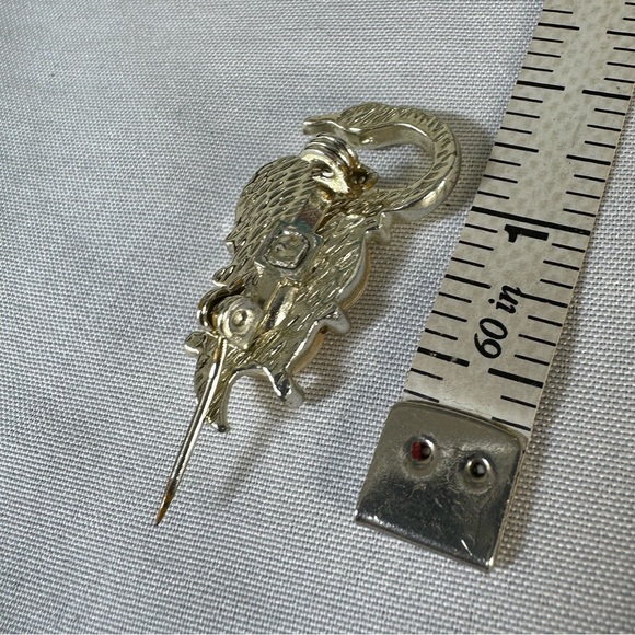 Vintage MCM tiny goldtone swan mother of pearl pin - Picture 4 of 5